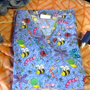 Ya scrubs medium with bug design